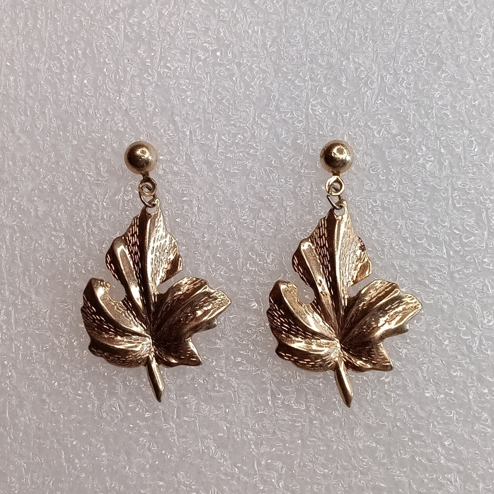 Gold Tone Leaf Dangle Pierced Earrings Vintage